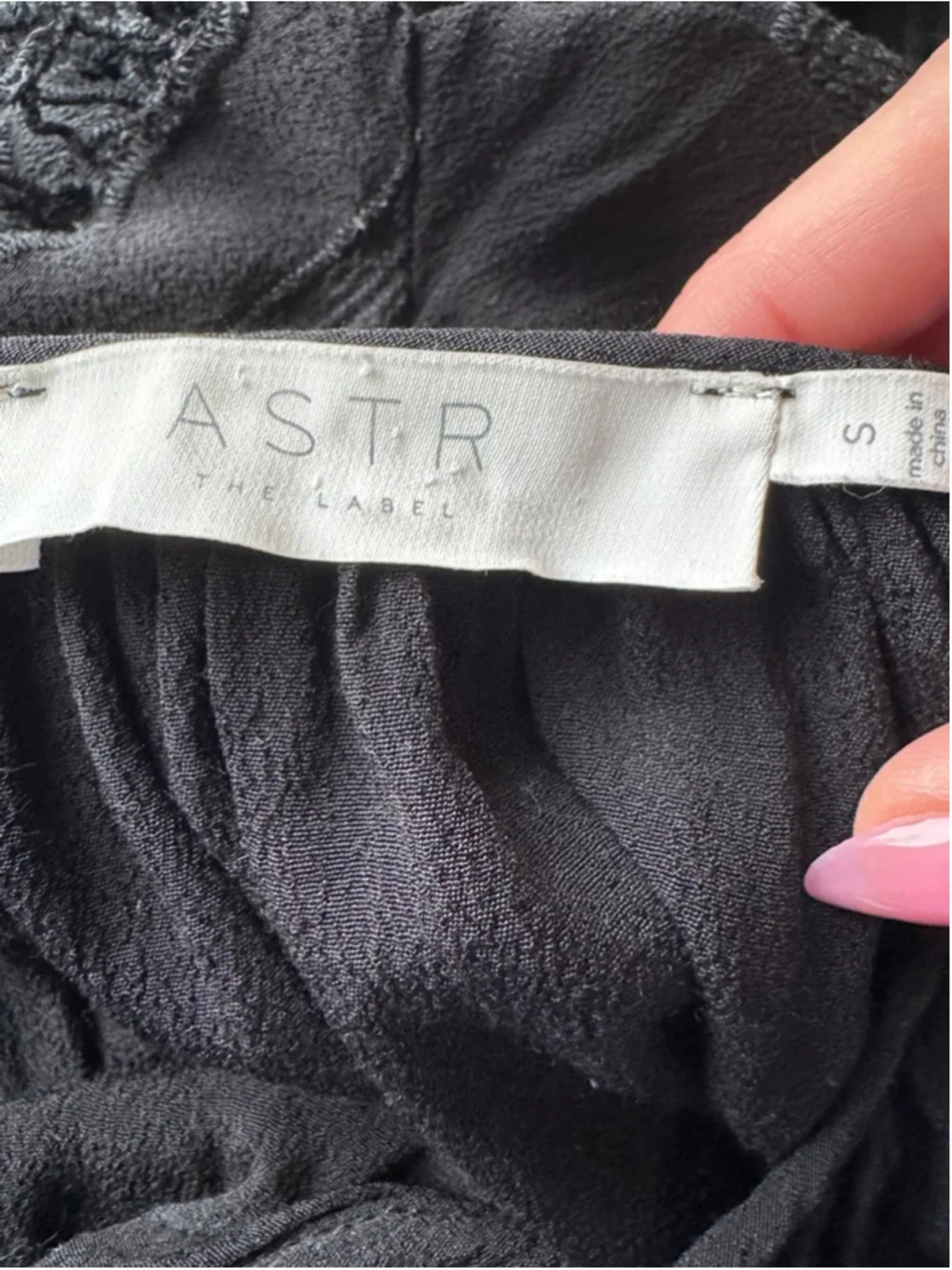 ASTR The Label | Crochet Balloon Sleeve Peasant Blouse | Black | Size Small - Picture 5 of 6